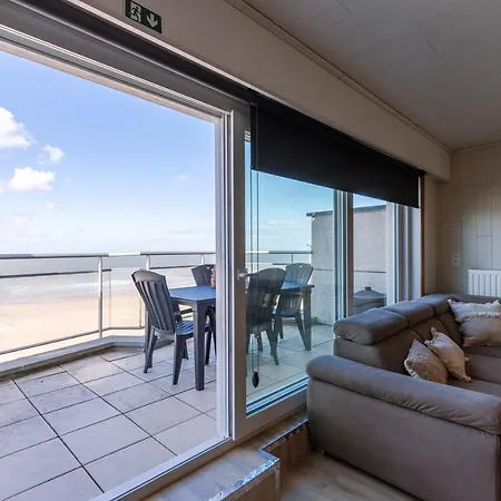 Magnificent With Great Panoramic Seaview Daire De Haan